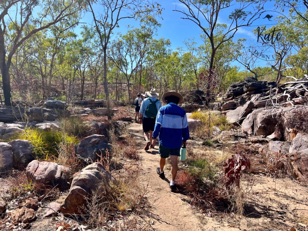A flatter portion of the hiking trail to Jim Jim Falls