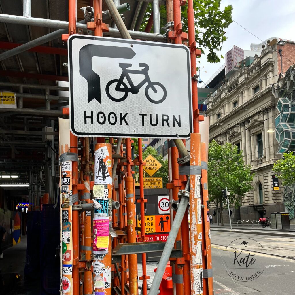 an image of a hook turn sign in Melbourne's cad